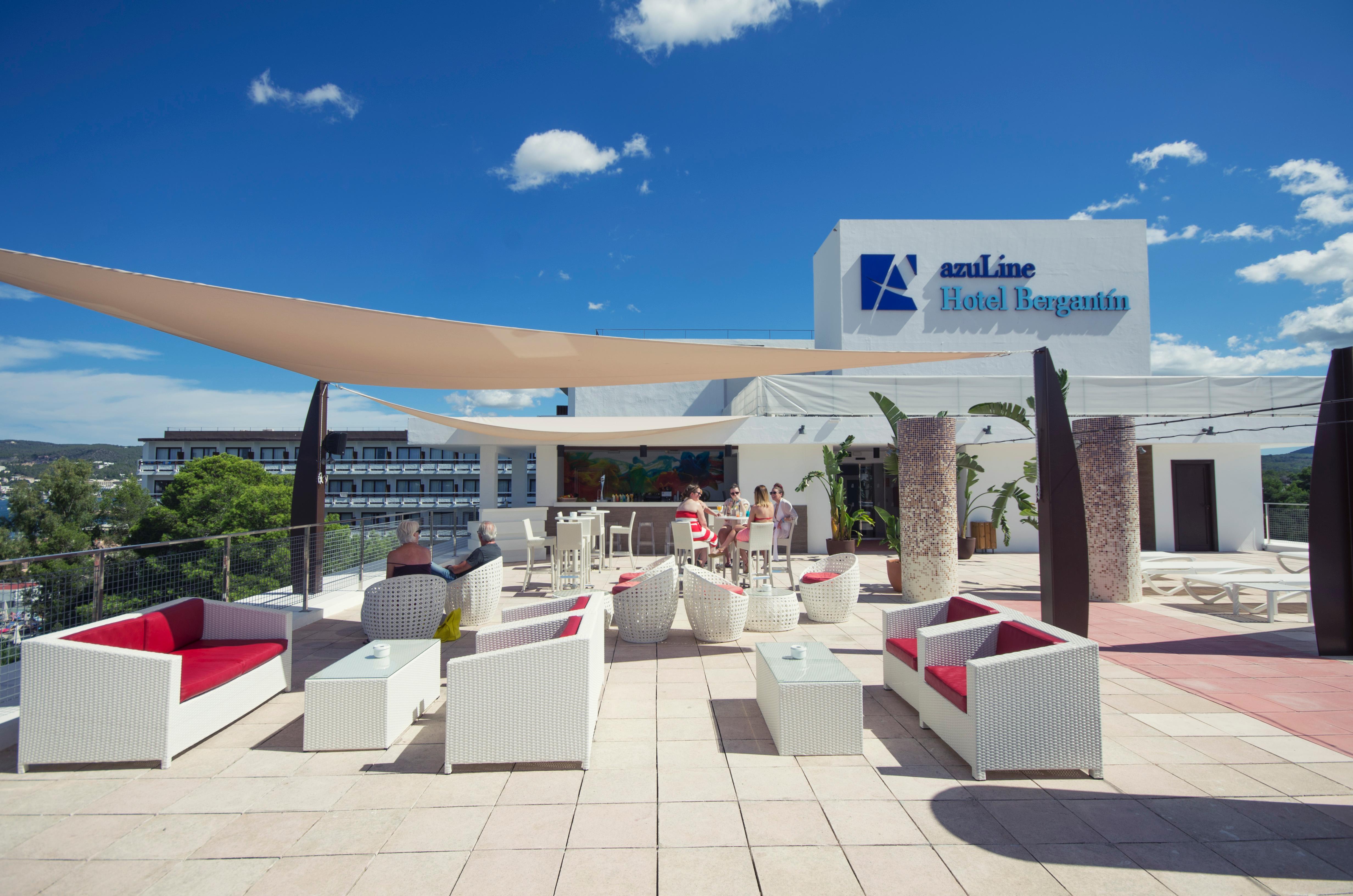 Azuline Hotel Bergantin Сан-Антоніо Екстер'єр фото